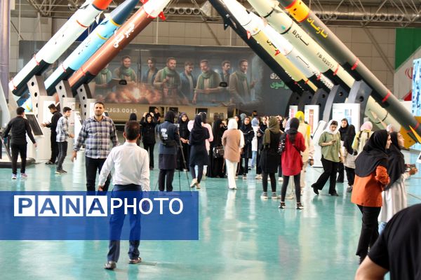 بازدید دانش‌آموزان زنجانی از سازمان هوا فضای سپاه 