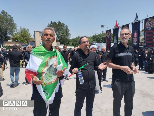 جاماندگان آذربایجان شرقی با چشمانی اشک‌بار به امید روز رجعت با رهبر شهید