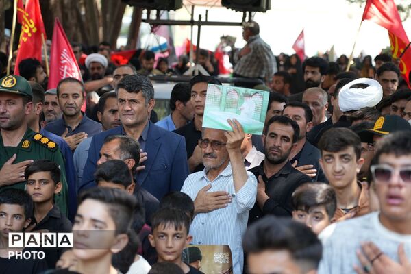 تجمع باشکوه مردم لردگان از گلزار شهدا تا مزار شهدای گمنام چشمه‌برم 