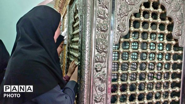 عطر یاد شهیدان؛ غبارروبی مزار شهدا 