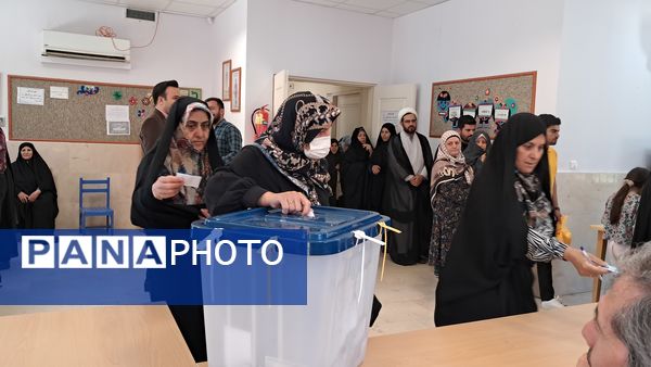 حضور پرشور رای‌اولی‌ها در انتخابات ریاست جمهوری