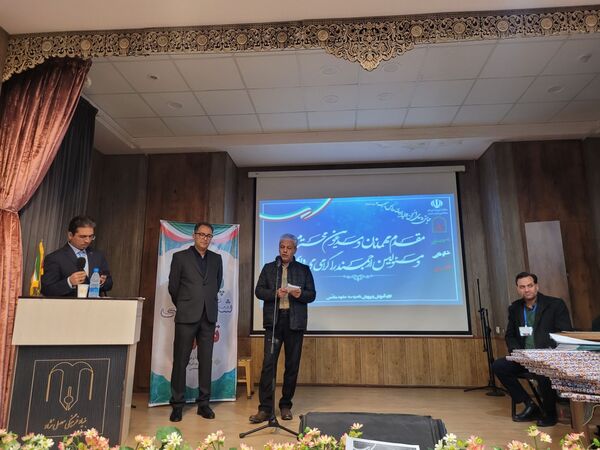 جلسه روسای انجمن مدار ناحیه سه در دبستان مصلی نژاد حضرت زینب