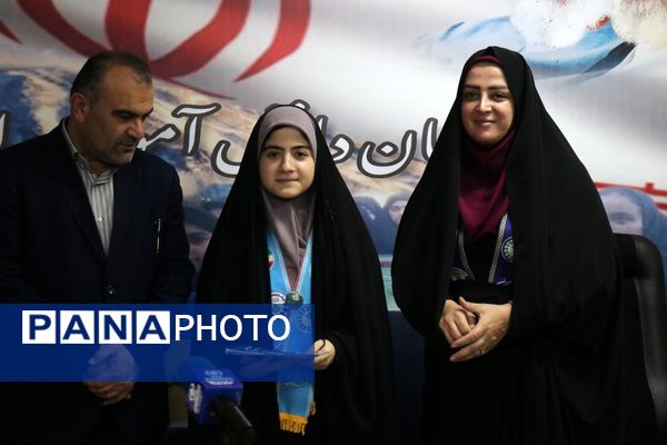 تقدیر از طلایه‌داران آگاهی در مازندران 