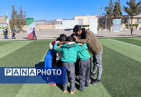 مسابقات فوتبال دبستان شهید پسندیده روستای فدافن شهرستان کاشمر 