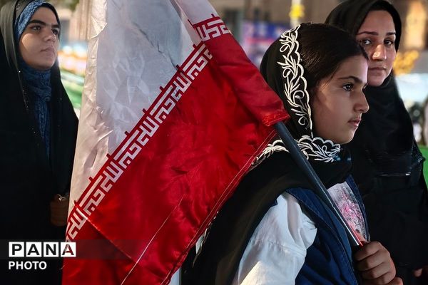 قرار شبانه مردم نسیم شهری در بهارستان دو