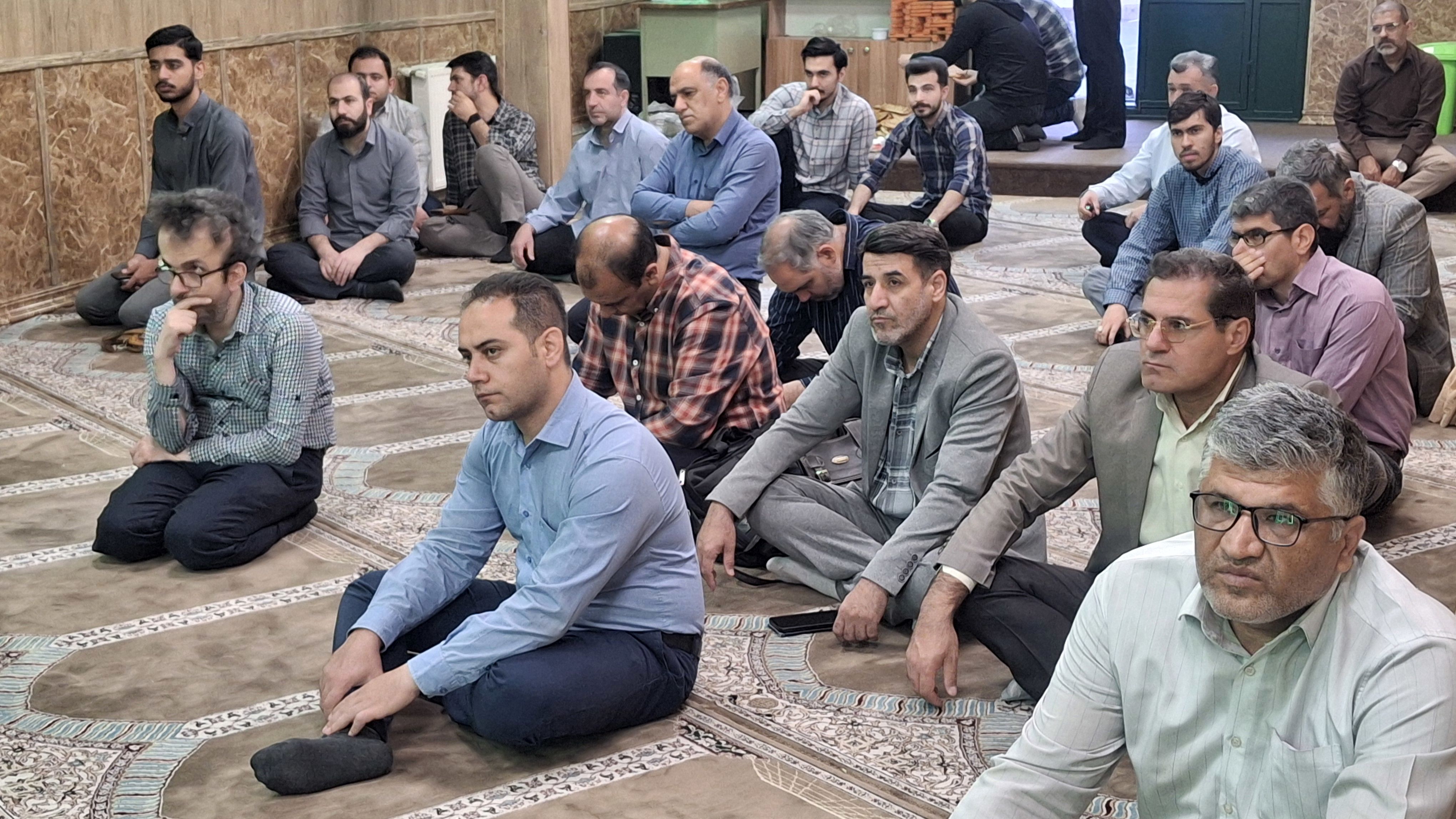 مراسم گرامیداشت شهدای خدمت در آموزش و پرورش منطقه ۱۴ برگزار شد