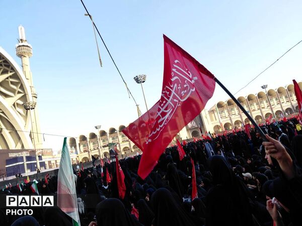 تهران در تب وداع با رهبر  مقتدر شهید
