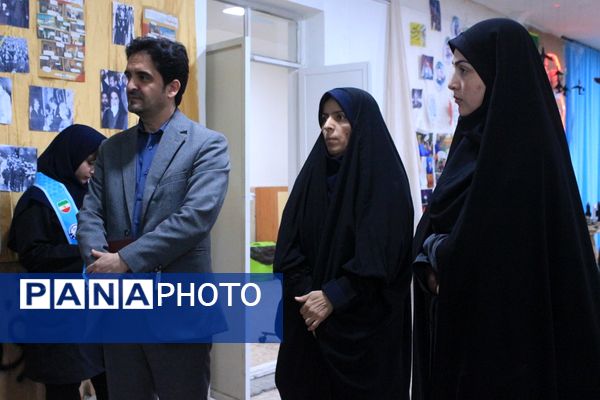 افتتاحیه «مدرسه انقلاب» در مدرسه تقوی‌پیشگان بهارستان‌دو