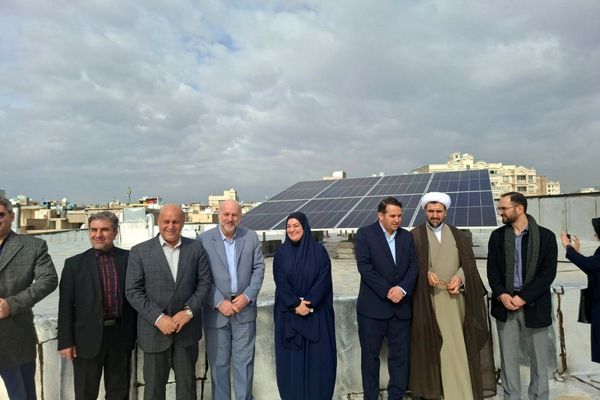 مدرسه خیری حسینی‌راد با چمن مصنوعی و پنل خورشیدی گشایش یافت