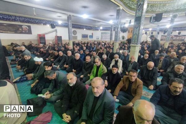 تجمع مردم فیروزکوه در خون‌خواهی امام امت در نماز جمعه