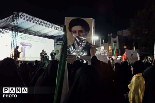 تداوم تجمعات شبانه در میدان امام خمینی (ره)
