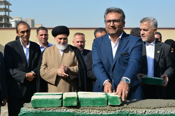 حاج مجید خوئی و بانو کمپانی، سازندگان ۹ کلاس جدید برای دختران بهارستانی