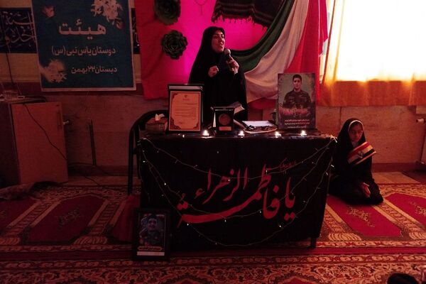 افتتاح کتاب «از ایرانمان دفاع کنیم» در دبستان ۲۲ بهمن با حضور مادر شهید عرشیان افشارمند