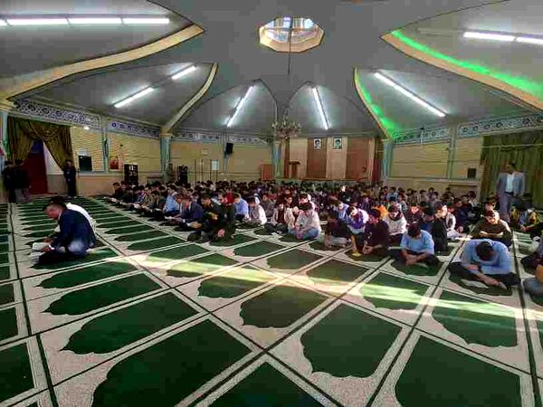  یادواره شهید و تقدیر از معلمان و دانش‌آموزان فعال در دبیرستان سما کاشمر