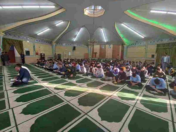  یادواره شهید و تقدیر از معلمان و دانش‌آموزان فعال در دبیرستان سما کاشمر