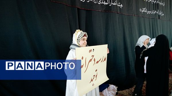 حضور دانش آموزان در نماز جمعه کاشمر