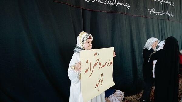 حضور دانش آموزان در نماز جمعه کاشمر