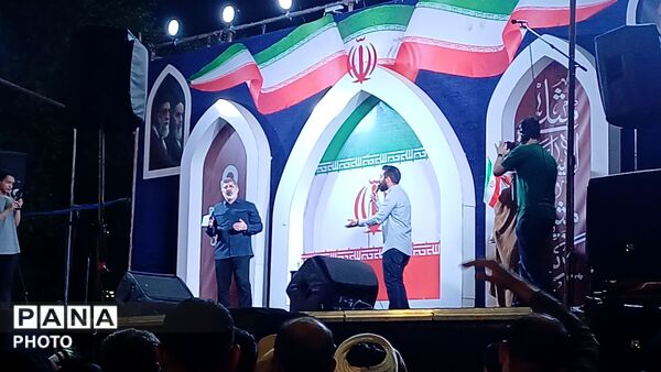 مردم خون خواه رهبر شهید و پا در رکاب رهبر جدید