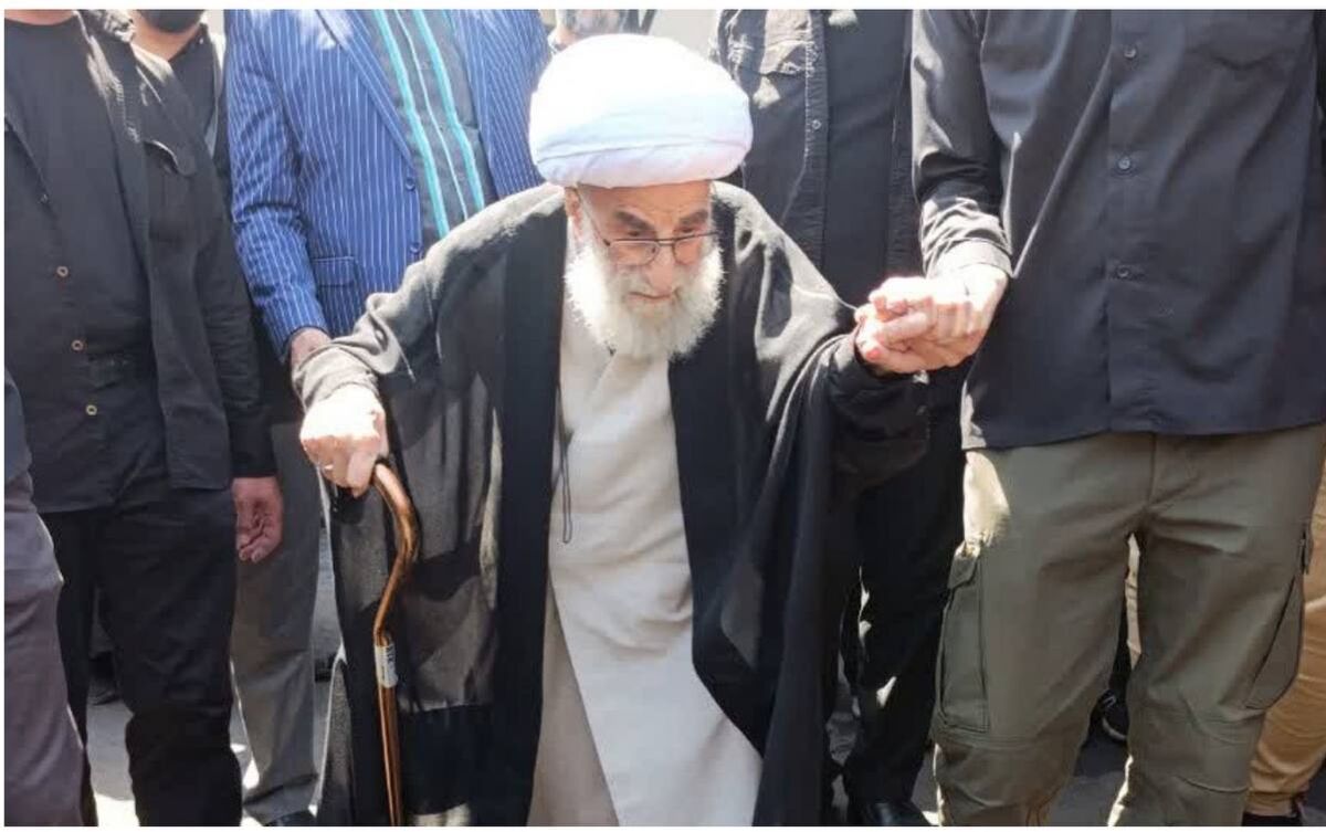 حضور آیت الله جنتی در مراسم تشییع آقای شهید ایران