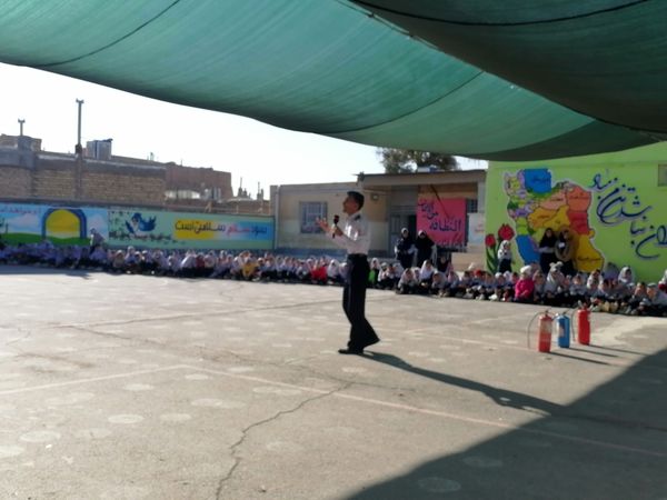 آموزش اطفاء حریق در مدرسه ناهید نخودی