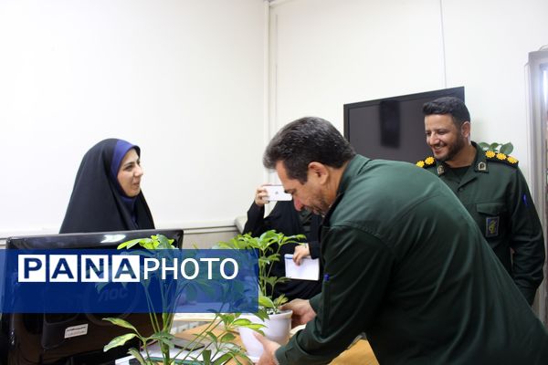 دیدار فرمانده سپاه سیدالشهدا (ع) استان تهران با مدیرکل آموزش و پرورش شهرستان‌های تهران به‌مناسبت هفته معلم