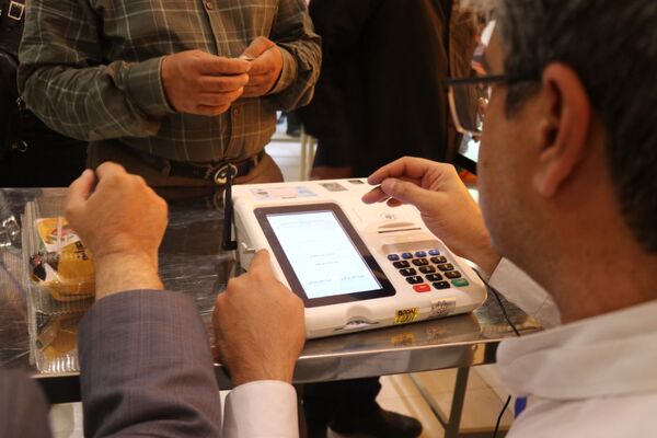 اتاق کنترل وضعیت ستاد انتخابات شهر مشهد در دور دوم انتخابات ریاست جمهوری 