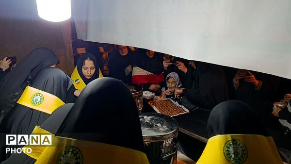 برپایی ایستگاه شبانه رفع اشکالات درسی در بوستان گلها قم