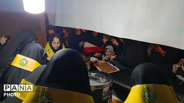 برپایی ایستگاه شبانه رفع اشکالات درسی در بوستان گلها قم