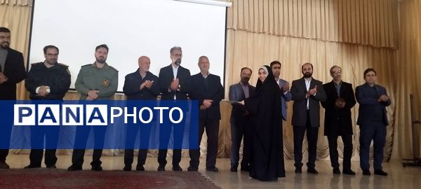 آیین تجلیل از نخبگان قرآنی و فرهنگی و هنری آموزش و پرورش مرند