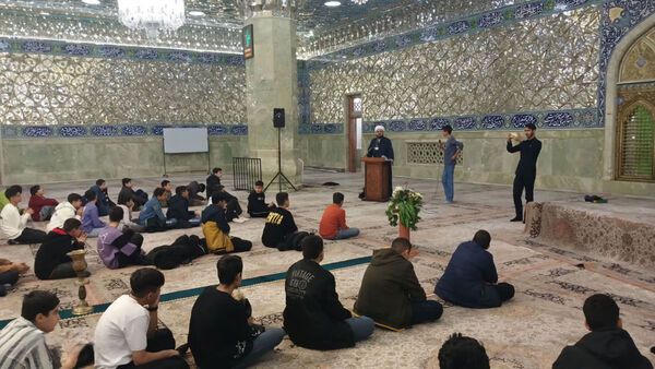 آیین جشن تکلیف دانش‌آموزان دبیرستان شهید غفاری قم