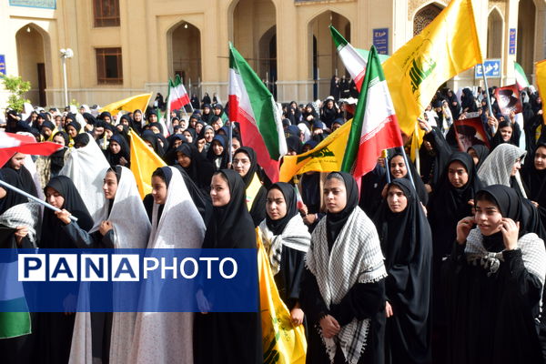 تجمع دانش‌آموزان شیرازی در حمایت از جبهه مقاومت