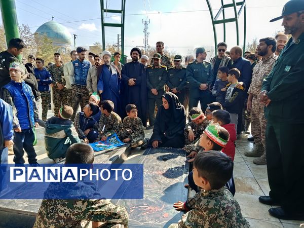 حضور دانش آموزان و آحاد مردم شریف منطقه رضویه در راهپیمایی 13آبان