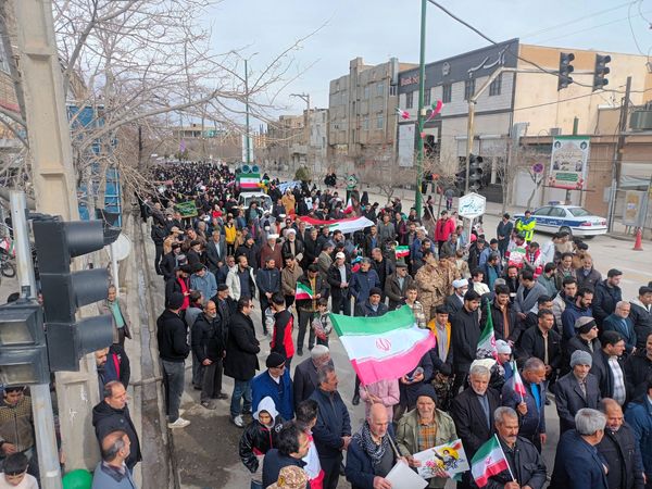 فامنین در جشن پیروزی؛ راهپیمایی پرشور ۲۲ بهمن به نمایش درآمد