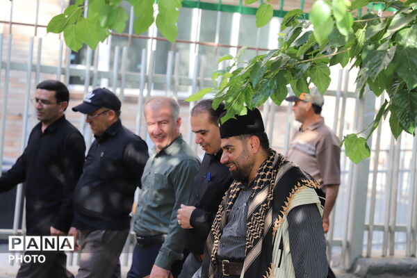 حضور کاروان فرهنگیان استان چهارمحال و بختیاری در مراسم تشییع رهبر شهید