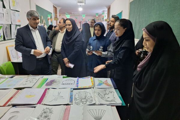  آیین افتتاح جشنواره ماها و ایران‌مون در دبیرستان خدیجه کبری پردیس 