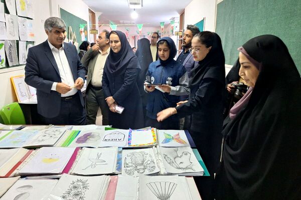  آیین افتتاح جشنواره ماها و ایران‌مون در دبیرستان خدیجه کبری پردیس 