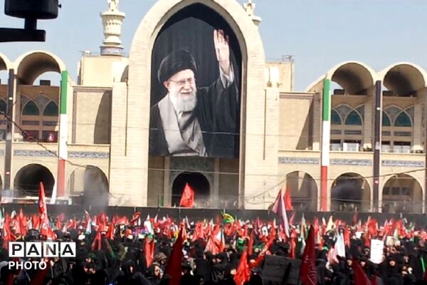 فریاد نسل نو در سوگ رهبر؛ مشقِ وفاداری در قابِ تشییع 