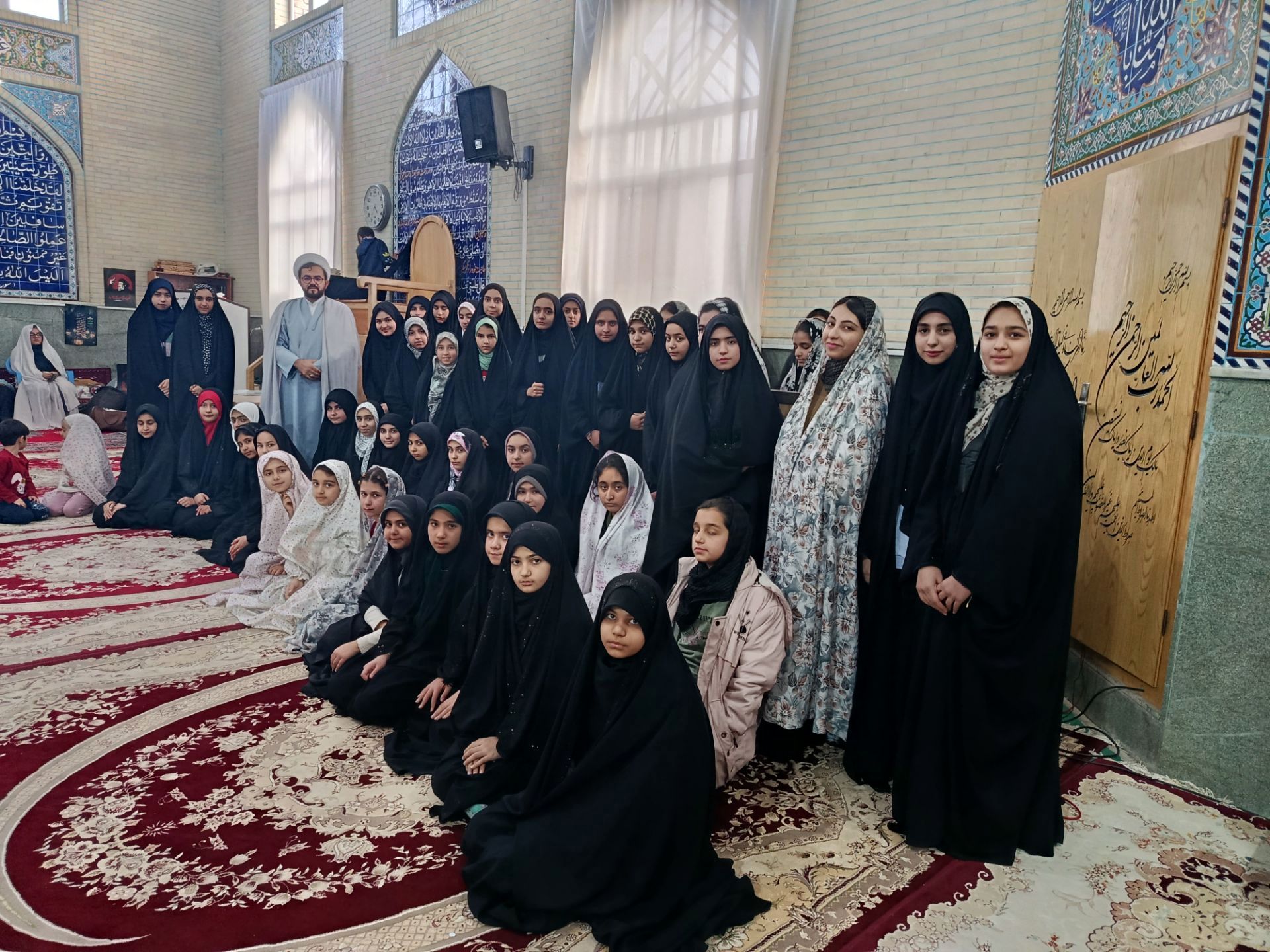 عطر حضور و خلوت با خدا در مسجد امام حسین شهر سورشجان