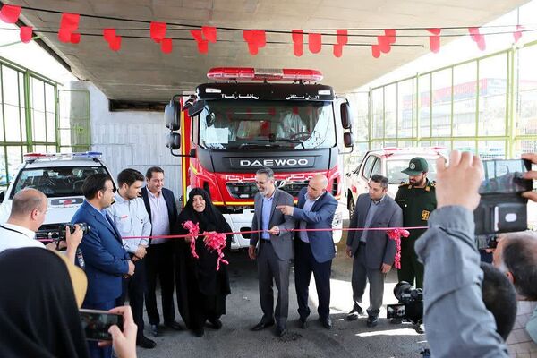 مراسم تجلیل از آتش نشانان فداکار شهر کهریزک و آیین رونمایی از خودروهای لجستیک و عملیاتی سازمان آتش نشانی و خدمات ایمنی شهرداری کهریزک