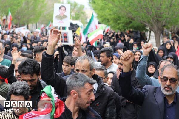 تشییع پیکر آخرین بازمانده شهدای خانواده دهقان در قم