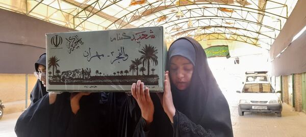 میزبانی دانش‌آموزان دختر شهرستان تفت از شهید گمنام