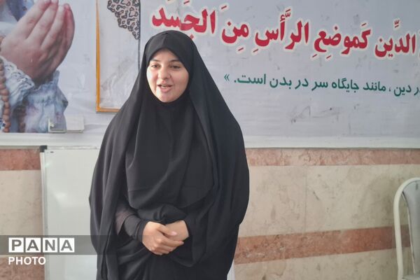 رزمایش رژه اقتدار در دبیرستان بنت الهدی بهارستان‌دو