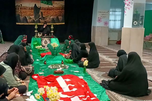 برگزاری مراسم شکوفه‌های حسینی، یادواره ای از شهدای نوجوان در شهرستان پردیس 