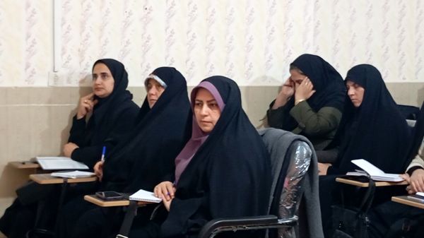 کارگاه آموزشی کمک‌های اولیه سازمان دانش‌آموزی ناحیه 2 کرج 