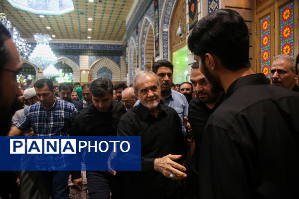 تشرف رئیس جمهور به زیارت حرم حضرت معصومه(س)