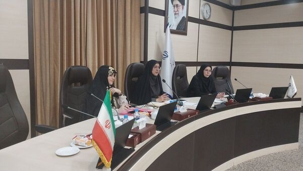 کارگروه دختران نواجوان و جوان مشهد با مشاور معاون رئیس جمهور در امور زنان وخانواده 