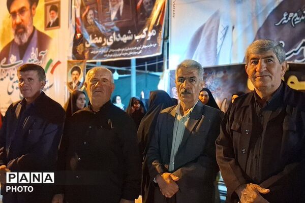 شامگاهی دیگر از حضور گرمه مردمان باشتی در کف خیابان‌ها