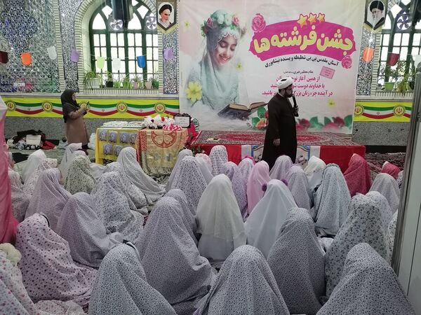 برگزاری جشن تکلیف پایه  سومی های مدرسه ناهید نخودی