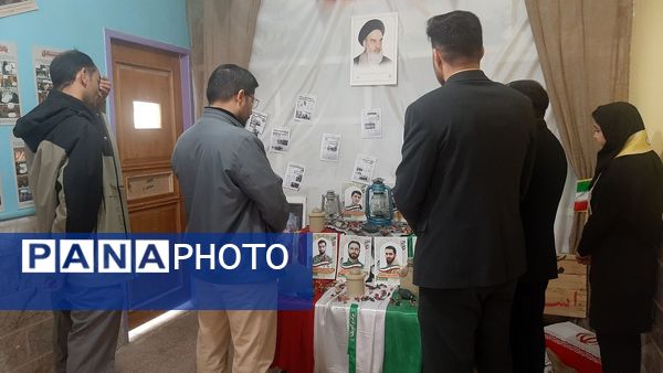 گشایش نمایشگاه «ایرانمون» در دبیرستان نیایش با بازارچه دانش آموزی