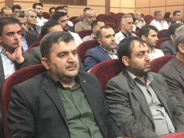 همایش تجلیل از مدیران و کارکنان نمونه شهرستان محمودآباد 